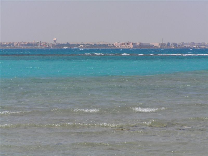 z mora k mestu Hurghada

